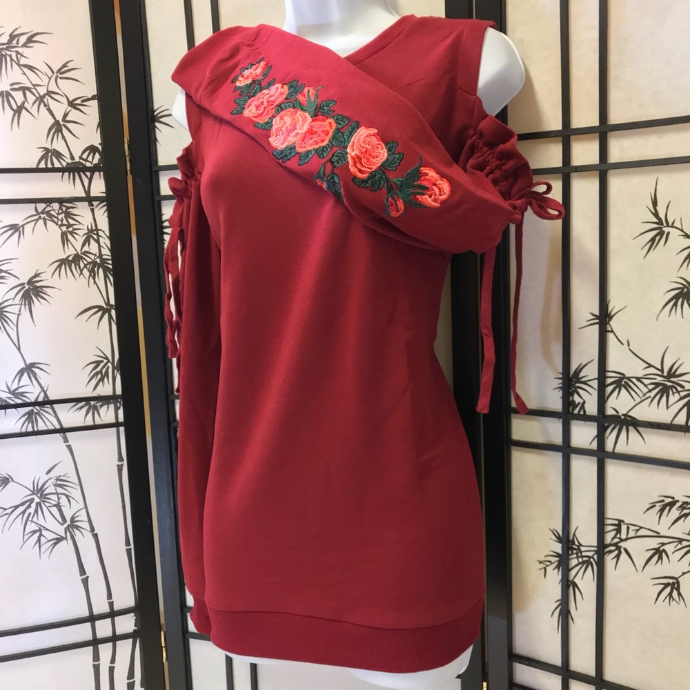 Last one  rose embroidered cold shoulder sweater - Picture 7 of 8